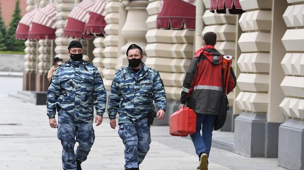Полиция проверила соблюдение санитарных мер в московских ресторанах
