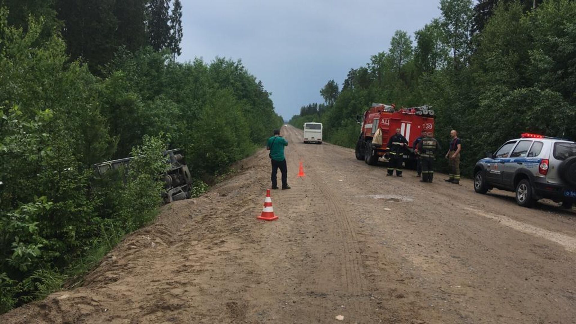 Дети из перевернувшегося в Ленинградской области автобуса не пострадали