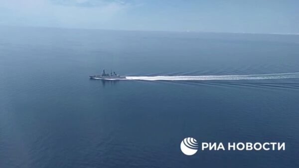 Британский эсминец Defender, нарушивший границу у Крыма. Кадр видео Британский эсминец Defender, нарушивший границу у Крыма. Кадр видео