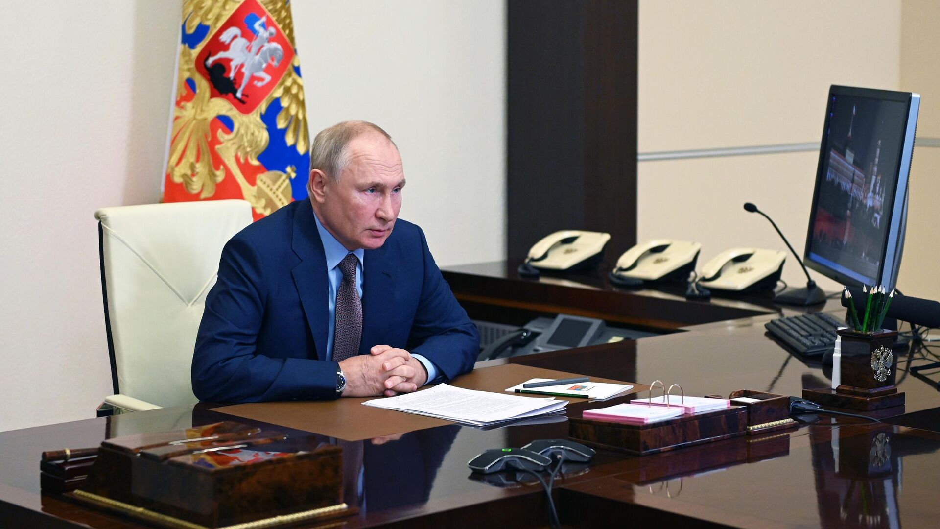 Путин обсудил с членами Совбеза ситуацию на границе Армении и Азербайджана