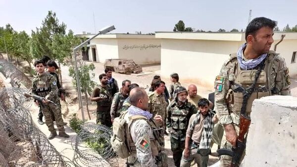 Военнослужащие правительственных войск Афганистана на линии соприкосновения с Талибами (запрещены в РФ) в Герате