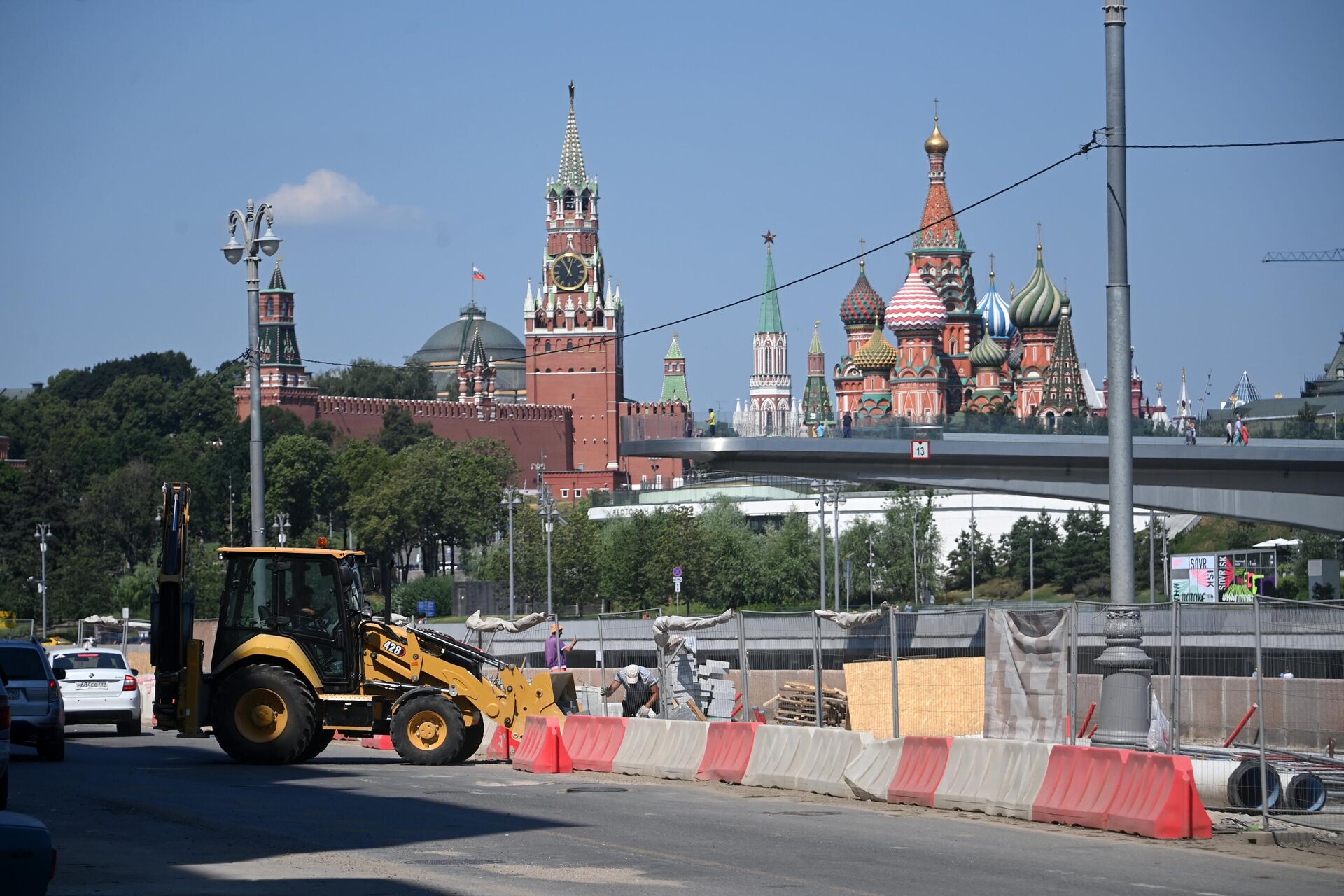 Работы по благоустройству набережных на острове Балчуг в Москве Работы по благоустройству набережных на острове Балчуг в Москве - РИА Новости, 1920, 04.08.2021