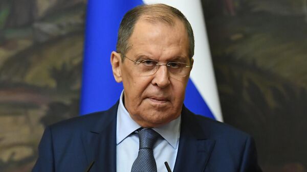 Лавров: Запад в линии на сдерживание России использует историческую память