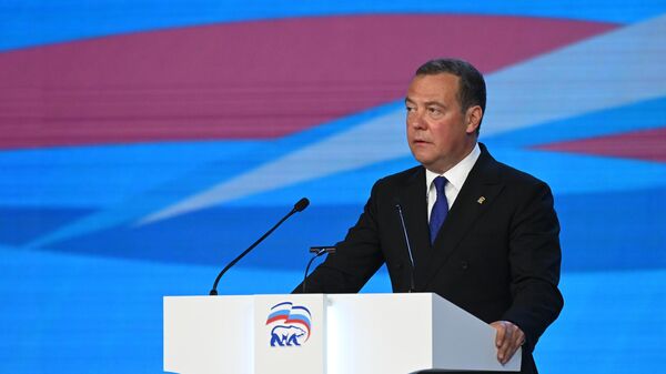 Система здравоохранения выдержала проверку пандемией, заявил Медведев
