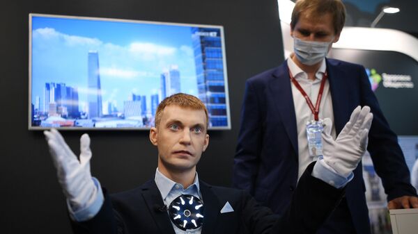Робот-консультант Промобот v4, представленный на выставочной экспозиции в рамках Восточного экономического форума во Владивостоке