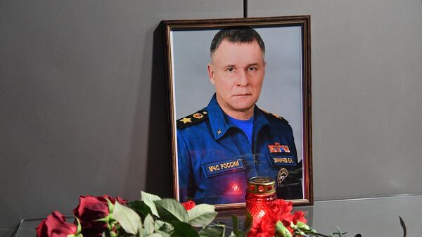 Путин объявил минуту молчания в память о погибшем Зиничеве