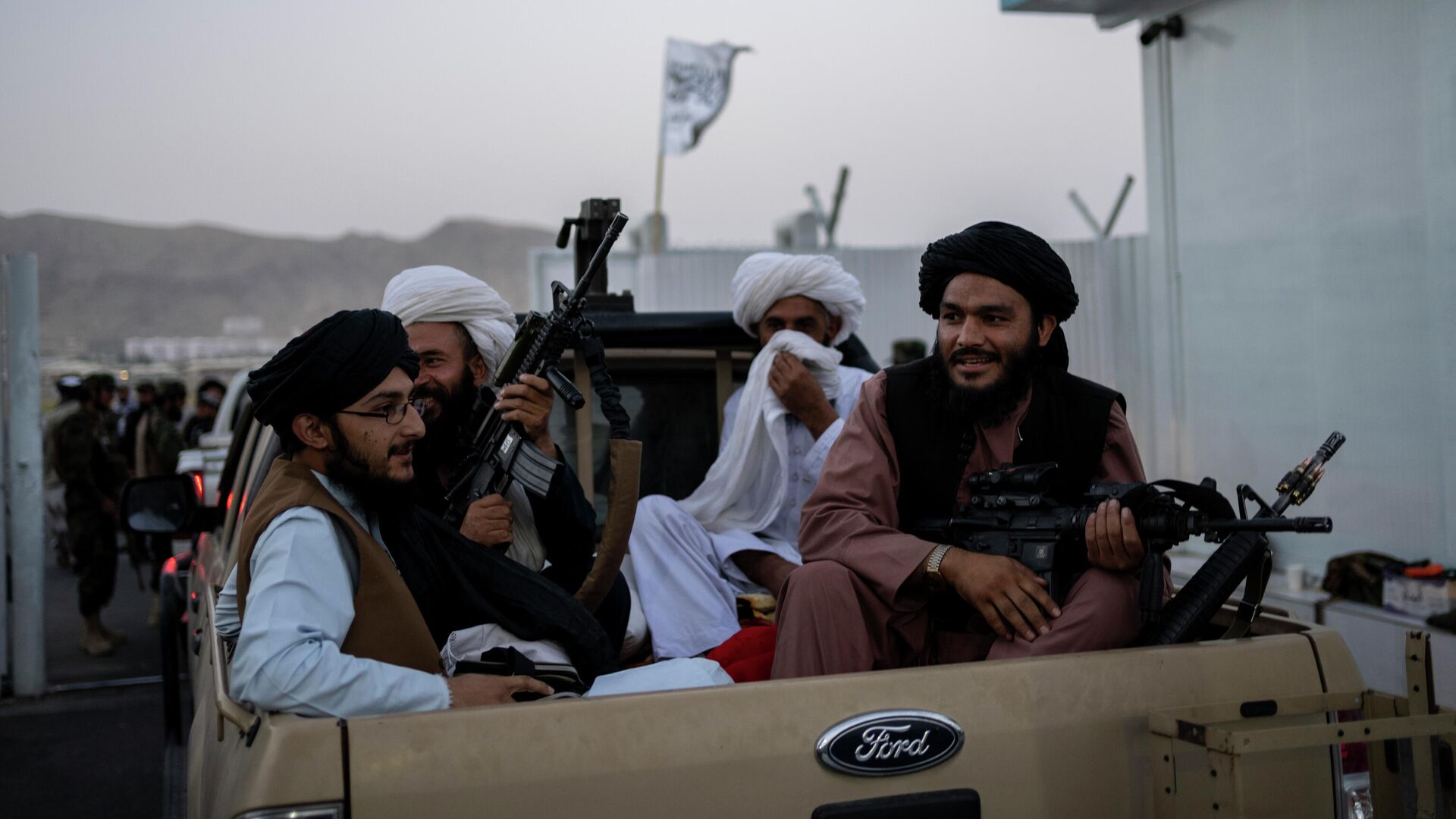 Талибы выразили желание поддерживать политические отношения с Россией