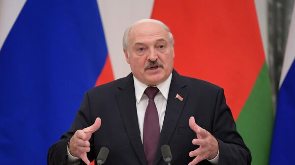 Лукашенко рассказал, как западные политики просили Путина надавить на него