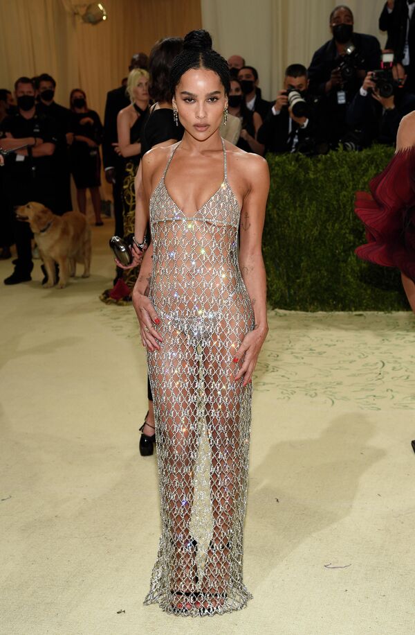 Зои Кравиц на балу Института костюма Met Gala в Нью-Йорке Зои Кравиц на балу Института костюма Met Gala в Нью-Йорке