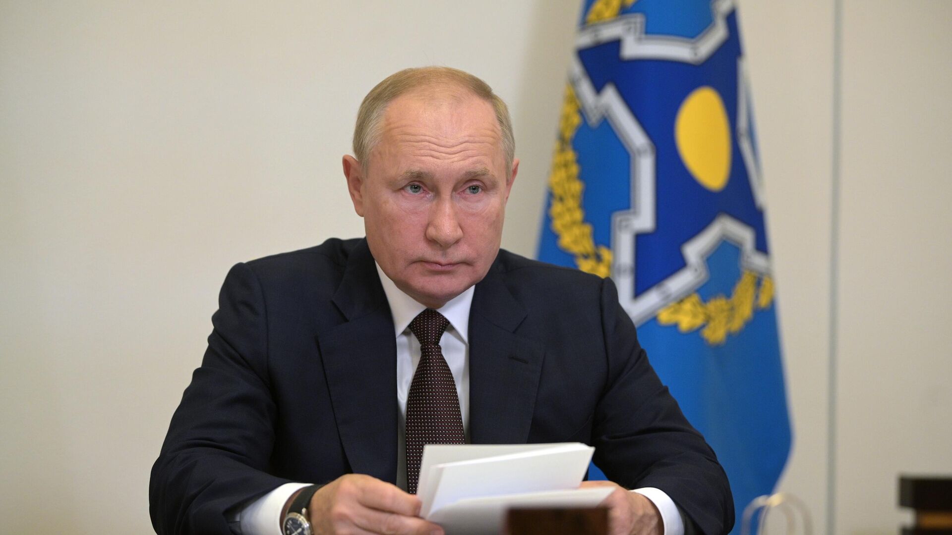 Президент РФ Владимир Путин в режиме видеоконференции принимает участие в заседании лидеров стран ОДКБ Президент РФ Владимир Путин в режиме видеоконференции принимает участие в заседании лидеров стран ОДКБ - РИА Новости, 1920, 16.09.2021