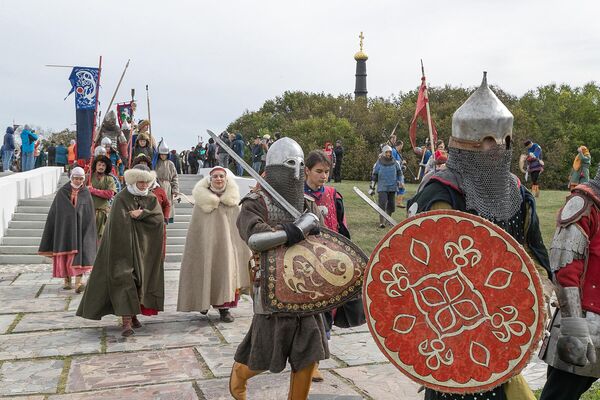 на поле куликовом русские воины сражались с. Смотреть фото на поле куликовом русские воины сражались с. Смотреть картинку на поле куликовом русские воины сражались с. Картинка про на поле куликовом русские воины сражались с. Фото на поле куликовом русские воины сражались с