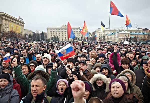 Митинг сторонников федерализации Украины в Харькове Митинг сторонников федерализации Украины в Харькове