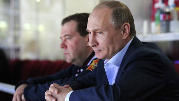 Владимир Путин и Дмитрий Медведев. Архивное фото Владимир Путин и Дмитрий Медведев. Архивное фото