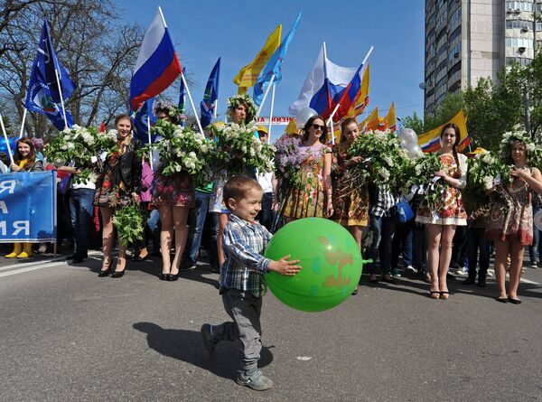 Первомайские шествия в регионах России Первомайские шествия в регионах России
