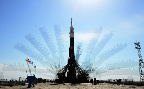 Вывоз и установка PH Союз-ФГ с ТПК Союз ТМА-13М на космодроме Байконур Вывоз и установка PH Союз-ФГ с ТПК Союз ТМА-13М на космодроме Байконур