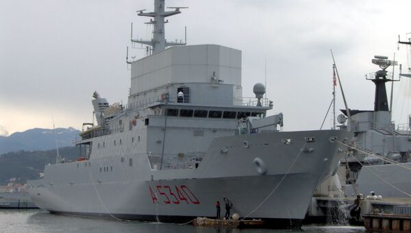 Разведывательный корабль Военно-морских сил Италии Элеттра, архивное фото Разведывательный корабль Военно-морских сил Италии Элеттра, архивное фото