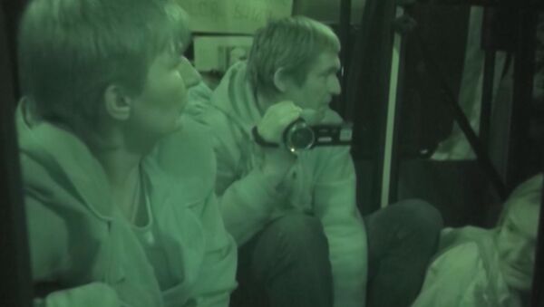 Кадры обстрела автобуса, где был смертельно ранен оператор Первого канала Кадры обстрела автобуса, где был смертельно ранен оператор Первого канала