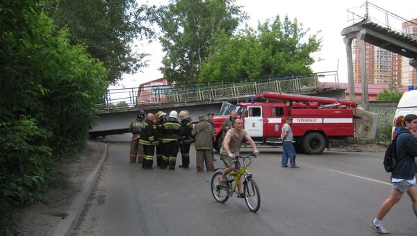 Обрушение пешеходного перехода в Красноярске Обрушение пешеходного перехода в Красноярске