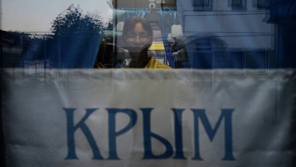 Женщина в вагоне поезда Симферополь - Москва. Архивное фото Женщина в вагоне поезда Симферополь - Москва. Архивное фото
