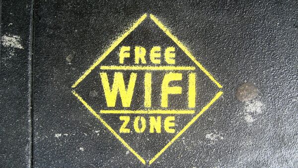 Значок бесплатного Wi-Fi. Архивное фото Значок бесплатного Wi-Fi. Архивное фото