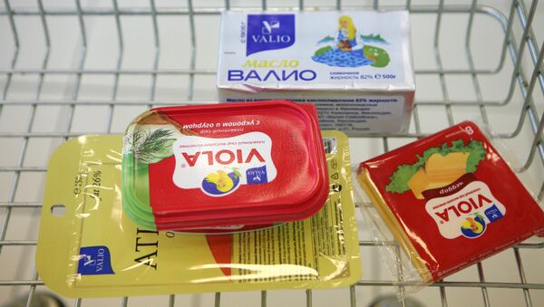 Плавленный сыр Виола марки Валио на прилавке в магазине. Архивное фото. Плавленный сыр Виола марки Валио на прилавке в магазине. Архивное фото.
