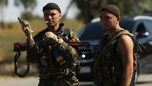 Украинские солдаты на окраине Мариуполя. Архивное фото Украинские солдаты на окраине Мариуполя. Архивное фото