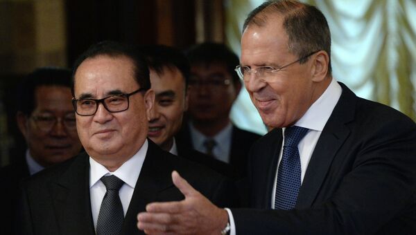 Встреча глав МИД РФ и КНДР С.Лаврова и Ли Су Ена Встреча глав МИД РФ и КНДР С.Лаврова и Ли Су Ена