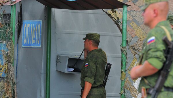 Блокпост российских миротворцев на въезде в город Бендеры. Архивное фото Блокпост российских миротворцев на въезде в город Бендеры. Архивное фото