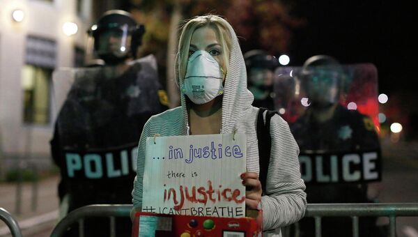 Протестующие против произвола полиции, Калифорния. 8 декабря 2014 Протестующие против произвола полиции, Калифорния. 8 декабря 2014