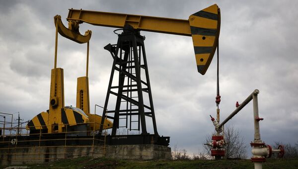 Нефтяные насосы. Архивное фото Нефтяные насосы. Архивное фото