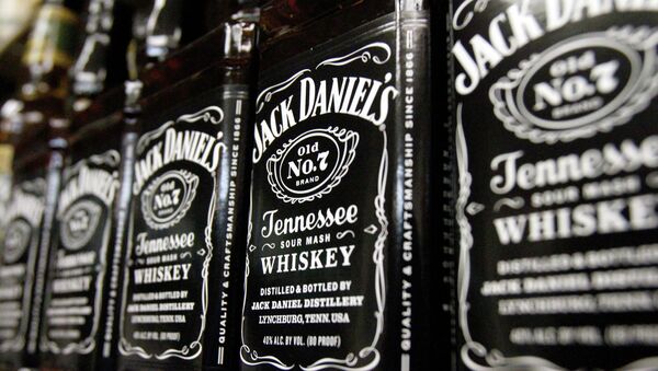 Виски Jack Daniel's. Архивное фото Виски Jack Daniel's. Архивное фото