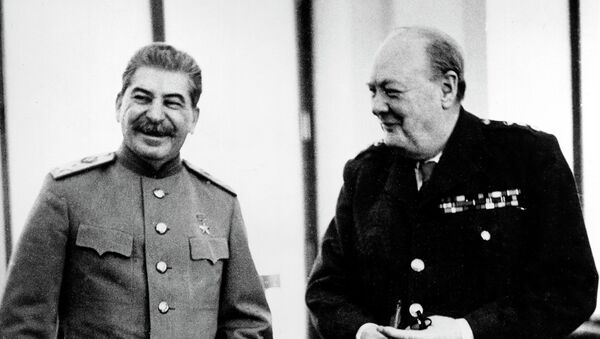 Маршал СССР Иосиф Виссарионович Сталин и премьер-министр Великобритании Уинстон Черчилль. Архивное фото Маршал СССР Иосиф Виссарионович Сталин и премьер-министр Великобритании Уинстон Черчилль. Архивное фото