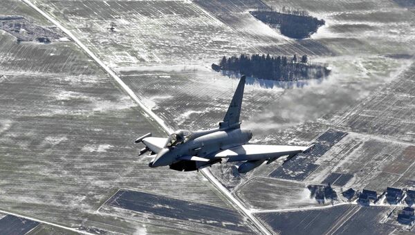 Итальянский истребитель в небе над странами Балтии Итальянский истребитель в небе над странами Балтии