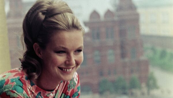 Французская актриса Марина Влади в дни проведения IV Московского международного кинофестиваля Французская актриса Марина Влади в дни проведения IV Московского международного кинофестиваля