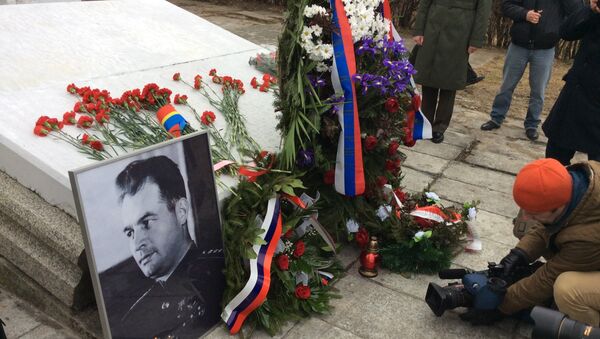 Погибший при освобождении Польши генерал Черняховский. Архивное фото Погибший при освобождении Польши генерал Черняховский. Архивное фото