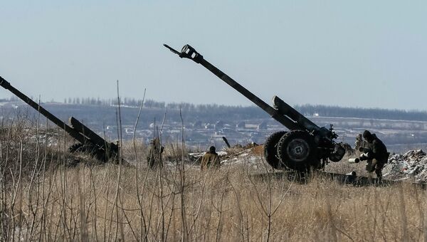 Позиция украинской артиллерии возле Дебальцево Позиция украинской артиллерии возле Дебальцево