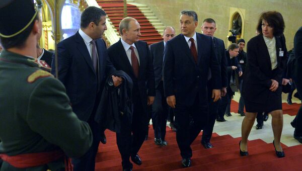 Президент России Владимир Путин и премьер-министр Венгерской Республики Виктор Орбан во время встречи в Будапеште Президент России Владимир Путин и премьер-министр Венгерской Республики Виктор Орбан во время встречи в Будапеште