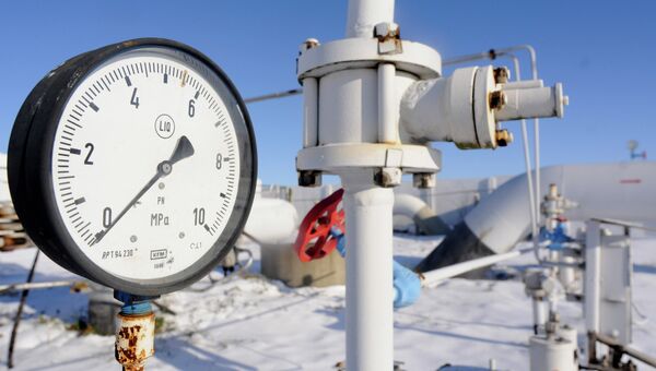 Манометр газа на магистральном газопроводе из России в селе Боярка. Архивное фото Манометр газа на магистральном газопроводе из России в селе Боярка. Архивное фото