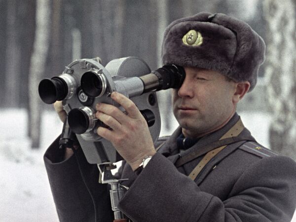 Космонавт Алексей Леонов на киносъемке Космонавт Алексей Леонов на киносъемке