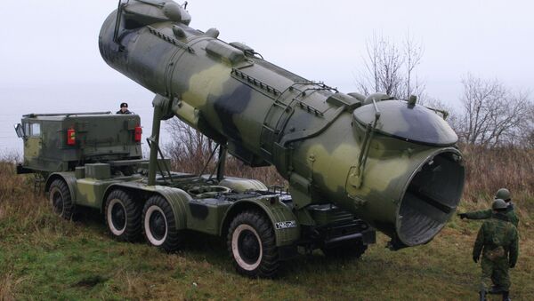 Противокорабельный мобильный ракетный комплекс Редут. Архивное фото Противокорабельный мобильный ракетный комплекс Редут. Архивное фото