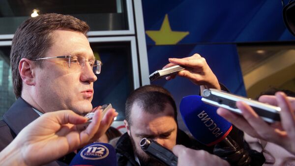 Министр энергетики РФ Александр Новак беседует с журналистами в Брюсселе Министр энергетики РФ Александр Новак беседует с журналистами в Брюсселе
