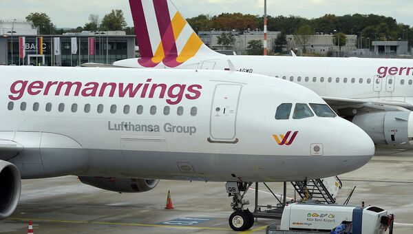 Самолет Airbus A320 авиакомпании Germanwings в аэропорту Дюссельдорфа. Архивное фото Самолет Airbus A320 авиакомпании Germanwings в аэропорту Дюссельдорфа. Архивное фото