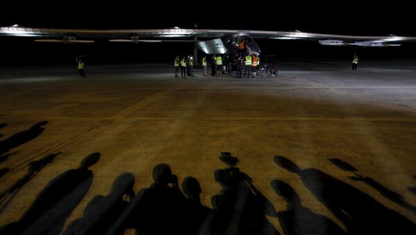 Самолет Solar Impulse 2 в Мьянме Самолет Solar Impulse 2 в Мьянме