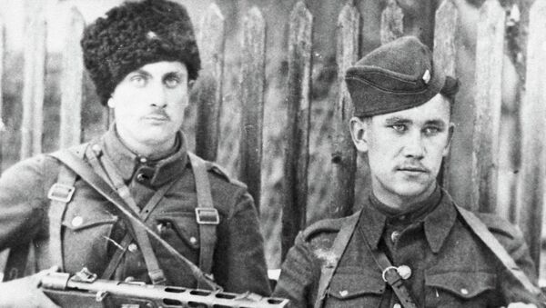 Начальник штаба партизанского отряда Мститель Юрий Некруженко и Василий Соболин Начальник штаба партизанского отряда Мститель Юрий Некруженко и Василий Соболин