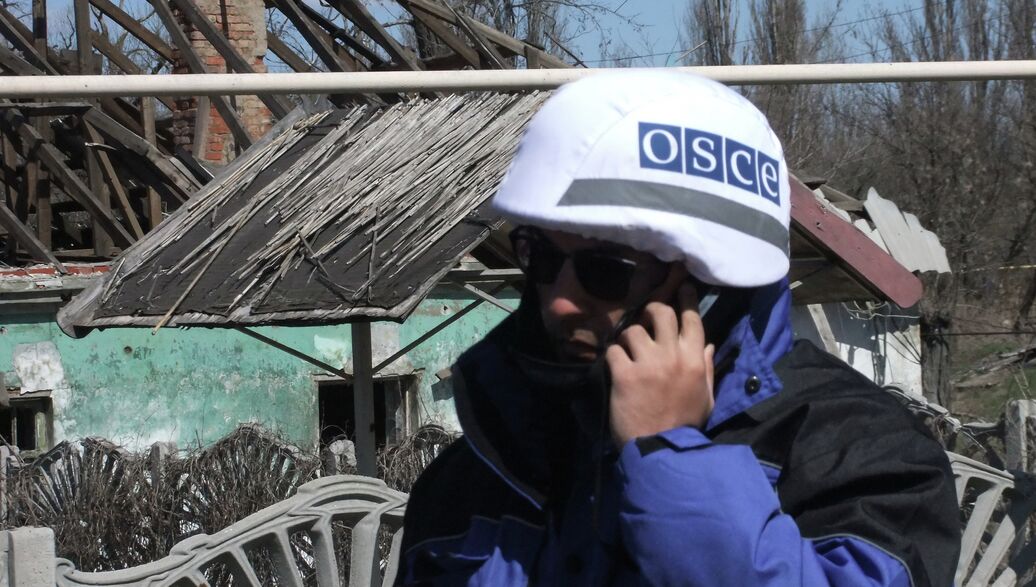 Наблюдатели ОБСЕ продолжают фиксировать передвижение тяжелого вооружения с украинской стороны Наблюдатели ОБСЕ продолжают фиксировать передвижение тяжелого вооружения с украинской стороны