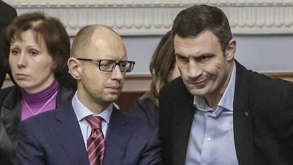 Премьер-министр Украины Арсений Яценюк (слева) и лидер партии УДАР Виталий Кличко Премьер-министр Украины Арсений Яценюк (слева) и лидер партии УДАР Виталий Кличко