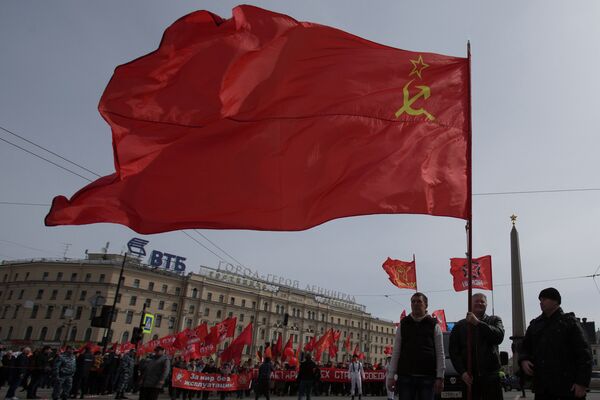 Первомайская демонстрация в Санкт-Петербурге Первомайская демонстрация в Санкт-Петербурге