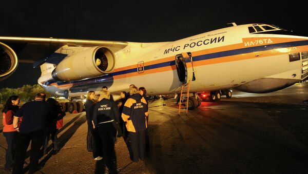 Самолет МЧС России с тяжелобольными детьми из Донбасса. Архивное фото Самолет МЧС России с тяжелобольными детьми из Донбасса. Архивное фото