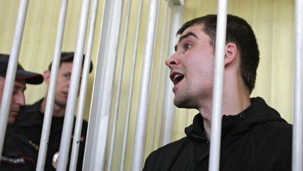 Активист Евромайдана Александр Костенко, обвиняемый в посягательстве на жизнь сотрудника крымского Беркута в Киеве во время массовых беспорядков в феврале 2014 года, на заседании Киевского районного суда Симферополя Активист Евромайдана Александр Костенко, обвиняемый в посягательстве на жизнь сотрудника крымского Беркута в Киеве во время массовых беспорядков в феврале 2014 года, на заседании Киевского районного суда Симферополя