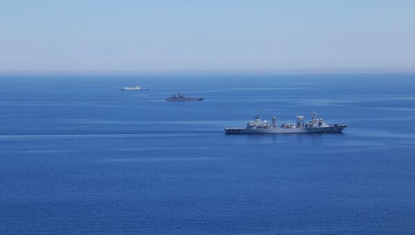 Корабли ВМС России и Китая во время совместных военных учений России и Китая в Средиземном море Морское взаимодействие 2015 Корабли ВМС России и Китая во время совместных военных учений России и Китая в Средиземном море Морское взаимодействие 2015